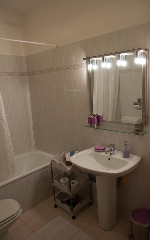 Le Ortensie Di Via Rossetti Bed & Breakfast Trieste Bagian luar foto